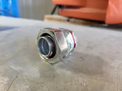 NEW THOMAS & BETTS CI6108