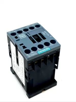 USED SIEMENS SIRIUS 3-POLE AC CONTACTOR 24VDC 18A MOTOR STARTER
