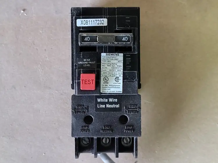 New | in-Stock SIEMENS Q240H Switchgears British Columbia CA | Lenmark #239104