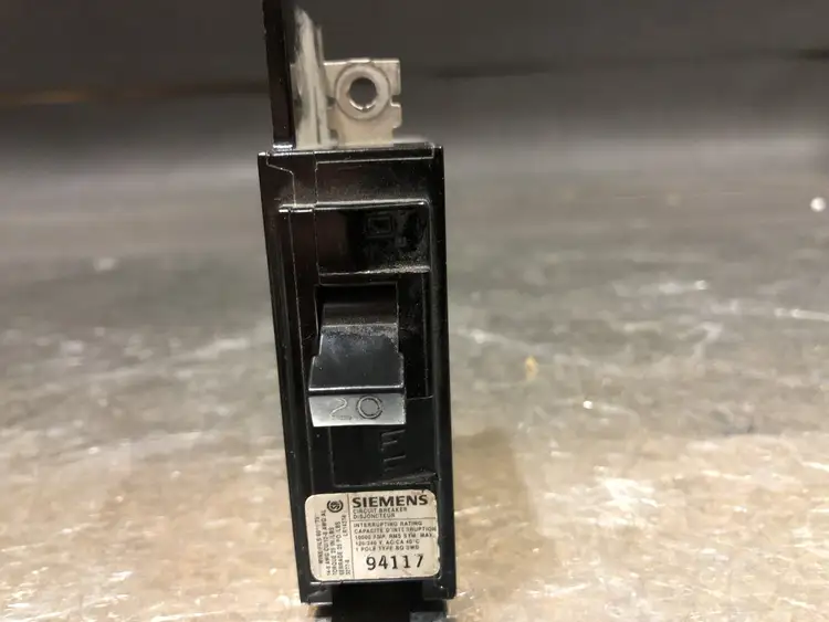 Used SIEMENS BQ1B020 Switchgears British Columbia CA | Lenmark #244322