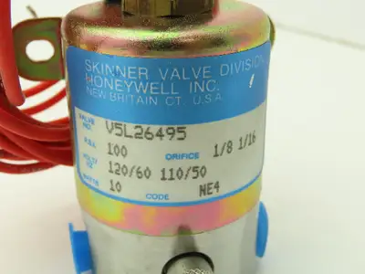 Honeywell Skinner V5L26495 Solenoid Valve 3-Way NO 120V 100 PSI 1/8" NPT Manual