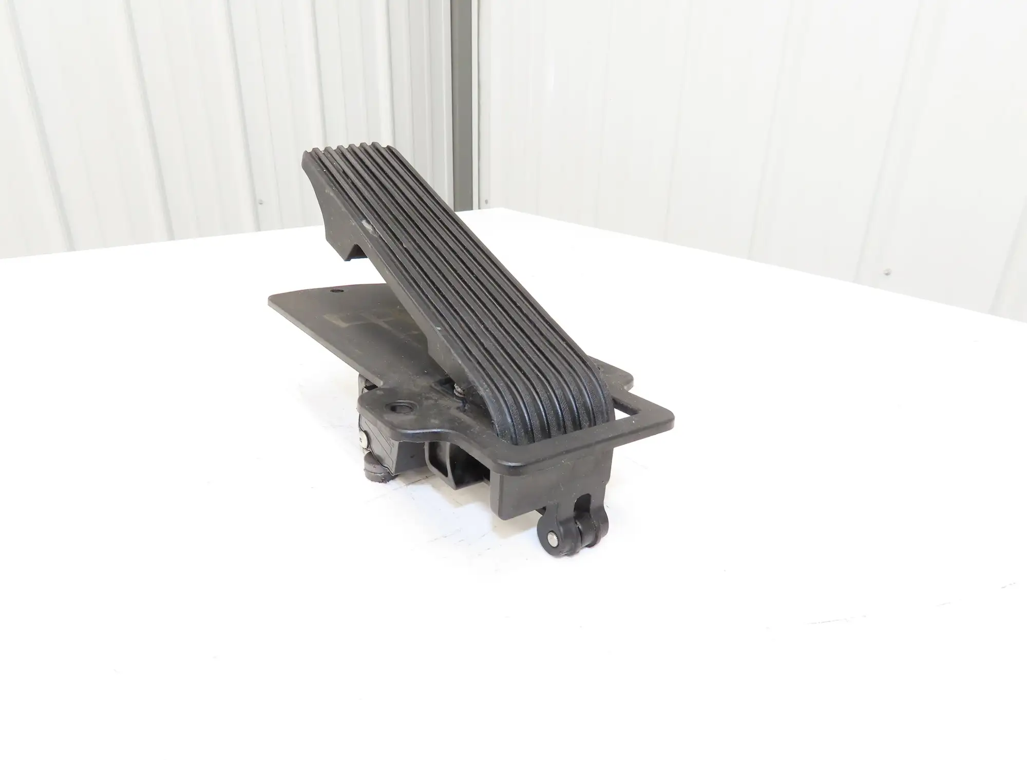 Williams Controls 402746 Forklift Accelerator Pedal & Potentiometer Off E80XN