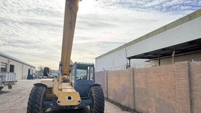 USED 2005 Gehl DL10H-44