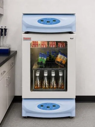 Used THERMO FISHER SCIENTIFIC R2P 2.0 ROLLER Incubator Shakers New Jersey US | Bionex Scientific LLC #799808