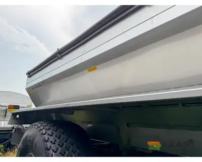 Used UNVERFERTH _UNKNOWN_ Dry Spreaders Iowa US | Keast Enterprises #1360494
