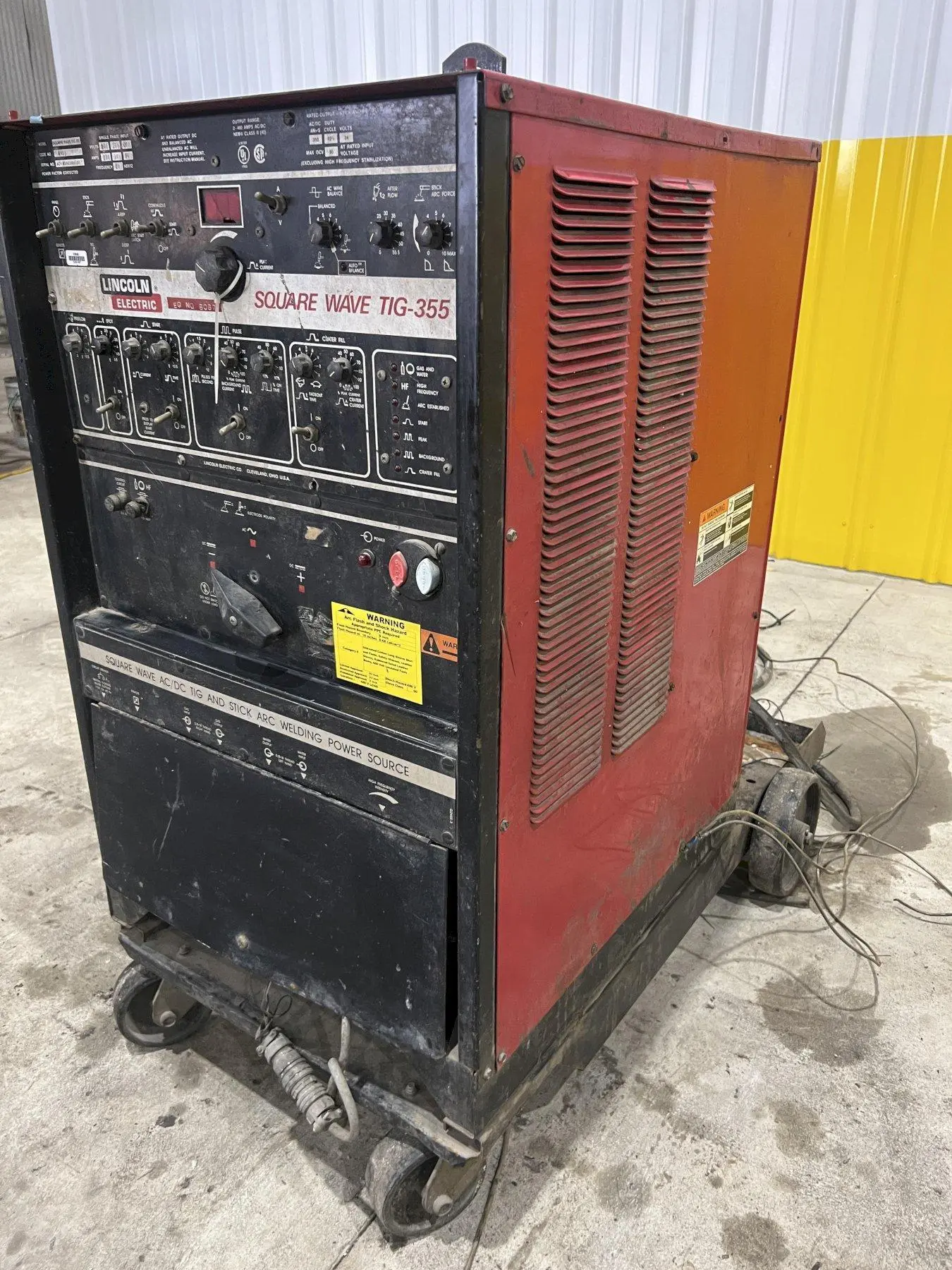 USED Lincoln TIG-355