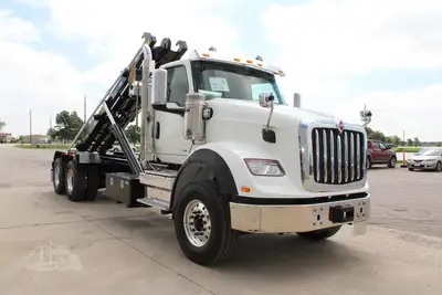 New | in-Stock 2026 INTERNATIONAL HX Rolloff Trucks Texas US | Roll Off Truck World #1491834