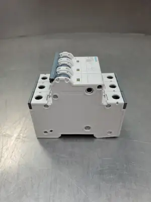 USED Siemens 5SY4303-7 MCB C3 Circuit Breaker, 400V