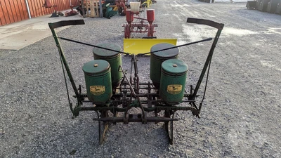USED JOHN DEERE 246