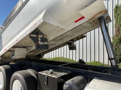 Used 2011 VOLVO VHD Dump trucks California US | Big Truck & Equipment #1412190