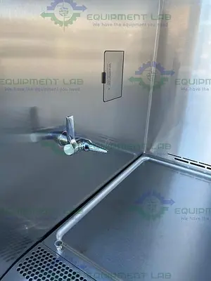 USED LABCONCO 302611100 CLASS II TYPE A2 LOGIC + BIOLOGICAL SAFETY CABINET 6 FT, 115V