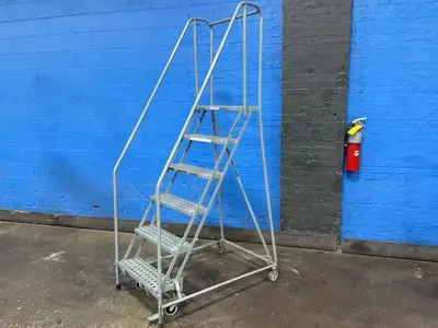 Used _UNKNOWN_ _UNKNOWN_ Ladders Ohio US | HGR 24 #1373279