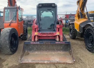 Used 2022 TAKEUCHI TL12V2 CR VERTICAL LIFT SKIDSTEER Skid Steer Loaders Alberta CA | Adcock Equipment #1418139