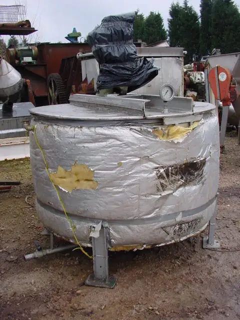 1,650L S/S Enclosed Jktd Mixer Tank
