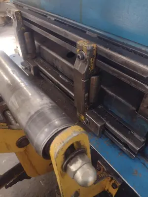 31" x .090" DIMECO MODEL #1676EVV 7 ROLL POWERED STRIP STRAIGHTENER WITH PEELER ARM: STOCK 17225