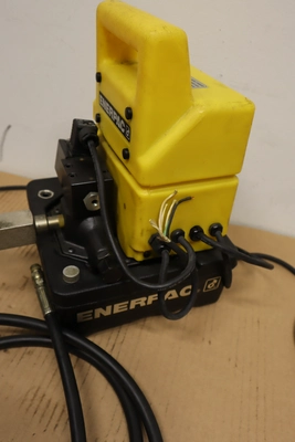 Used ENERPAC PUD1300B Hydraulic Pumps Minnesota US | Machinesused.com #1295553