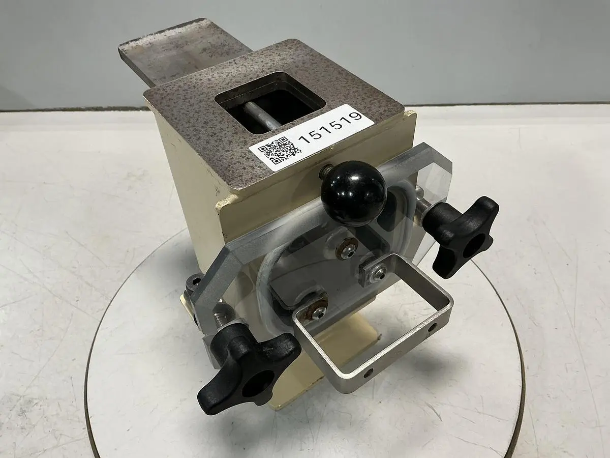 USED METAL FABRICATOR NO MODEL NUMBER / NO TAG