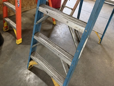 Used _UNKNOWN_ _UNKNOWN_ Ladders Indiana US | Miedema Asset Management Group #1414793