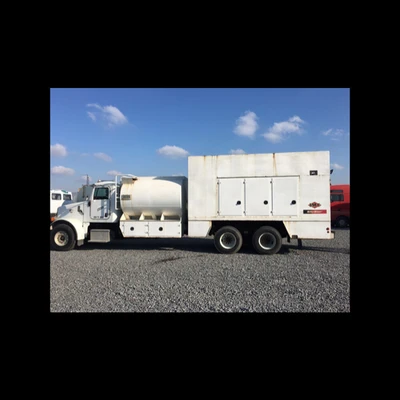 2006 Peterbilt Lube/Fuel Truck