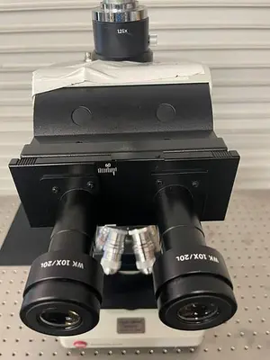 LEITZ ERGOLUX 020-448.026 MICROSCOPE (THORLABS TABLE SOLD SEPARATE)
