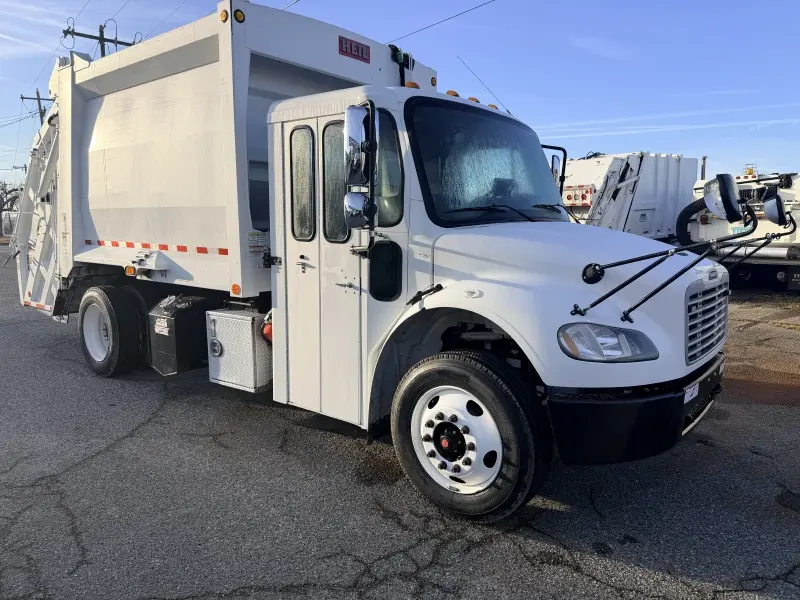 Used 2015 FREIGHTLINER BUSINESS CLASS M2 106 Reefer Trucks North Carolina US | Levan Equipment #1545584