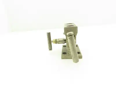 Anderson Greenwood M4TVS 3 Valve Differential Pressure Manifold Flange 1/2" NPT