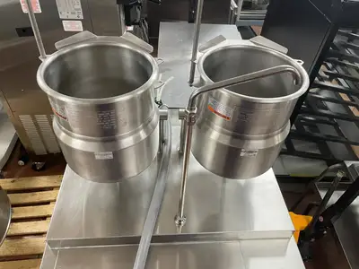 Used Market Forge Used 2018 36" Market Forge MT6T6E Dual 6gal SS Tilting Steam Kettles w/ Cabinet 208V 3Ph Cooking Kettles Illinois US | Falcon Restaurant Supply #1376076