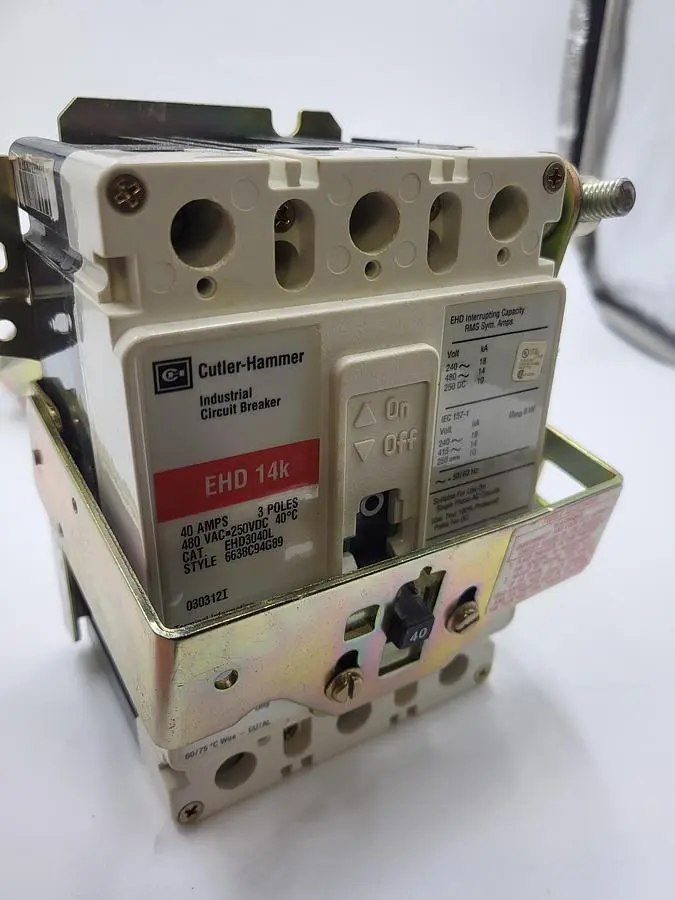Used CUTLER HAMMER / ALLEN BRADLEY CUTLER HAMMER EHD 14K 40 AMP CIRCUIT BREAKER & ALLEN BRADLEY ON/OFF DISCONNECT SWITCH ARM 1494V-M40 Circuit Breakers | ND Industrial Surplus #1211450
