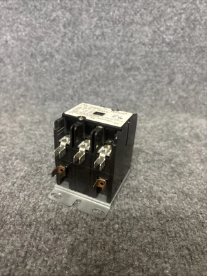 Used TYCO 3100-30T828WA PLC Contactors California US | Davliegogo LLC #1705921