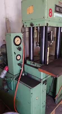 USED 1982 MEYER 30T