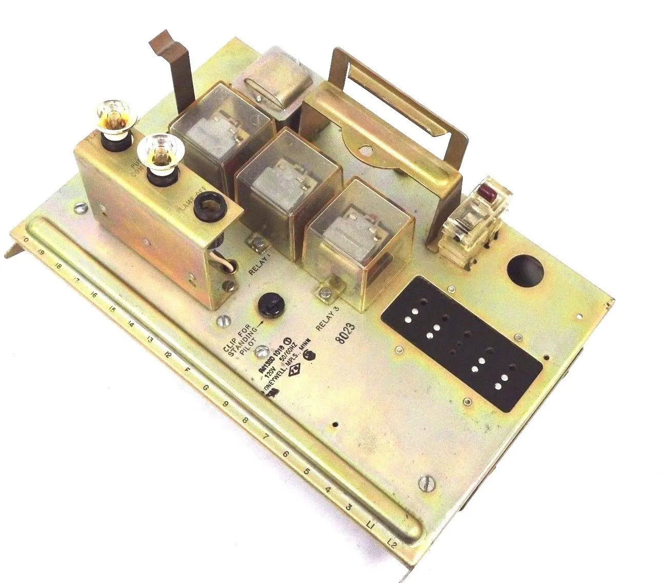 USED HONEYWELL R4138D-1016 FLAME CONTROL