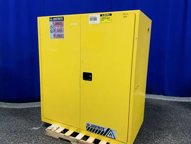 Used JUSTRITE _UNKNOWN_ Cabinets Ohio US | HGR 24 #1343790
