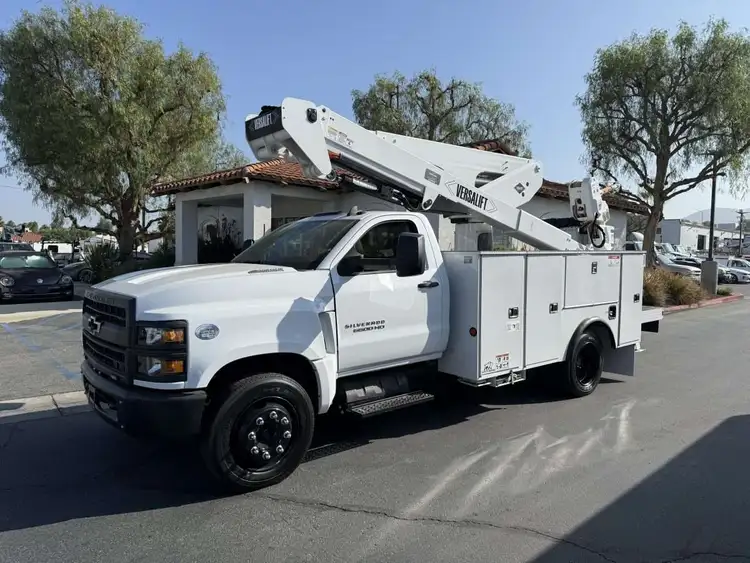 New | in-Stock 2023 CHEVY 5500 Bucket (boom) trucks California US | Commerce Truck Equipment Sales #1548785