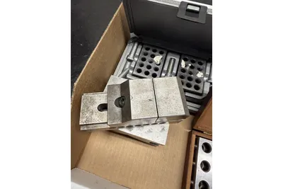 Used _UNKNOWN_ _UNKNOWN_ V-Blocks California US | KD Auctions #1359456