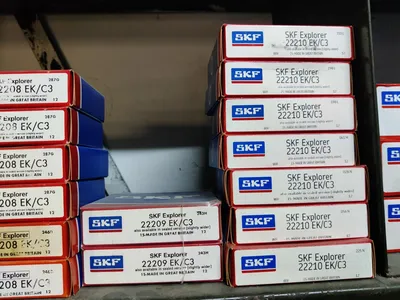 NEW SKF SKF - 222-- EK C3
