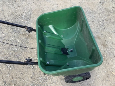 Used _UNKNOWN_ _UNKNOWN_ Broadcast Spreaders Michigan US | Miedema Asset Management Group #1476209