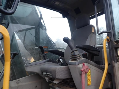 Used 2009 VOLVO EC240CL Crawler Excavators Massachusetts US | Brookside Equipment Sales #1422166