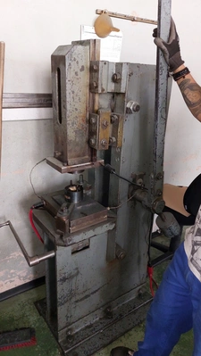 Hydraulic and Manual Presses - 5× in a lot, price for lot, VIDEO