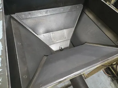 (1) Auger Hopper