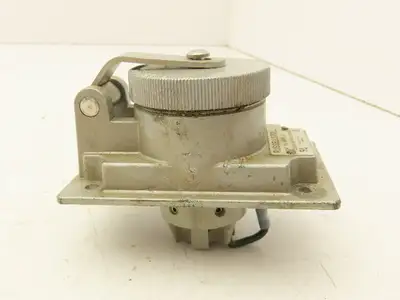 Russellstoll SKWR11G Circuit Breaker Pin and Sleeve Receptacle 20A 600V