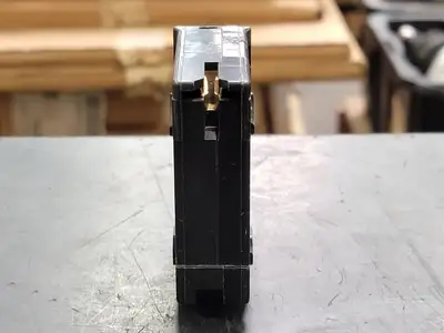 USED SQUARE D HOM130