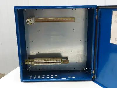 Electrical Enclosure 60x60x20mm Wall Mount 23A 3 Pole Disconnect Blue