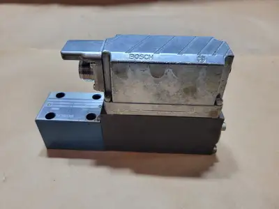 Used BOSCH 0811402073 Parts (Hydraulics and Pneumatics) British Columbia CA | Lenmark #1440823