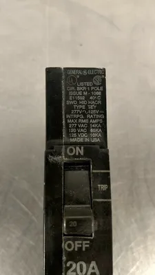 General Electric D716& Issue M-1068 Circuit Breaker 1P 20A 4D