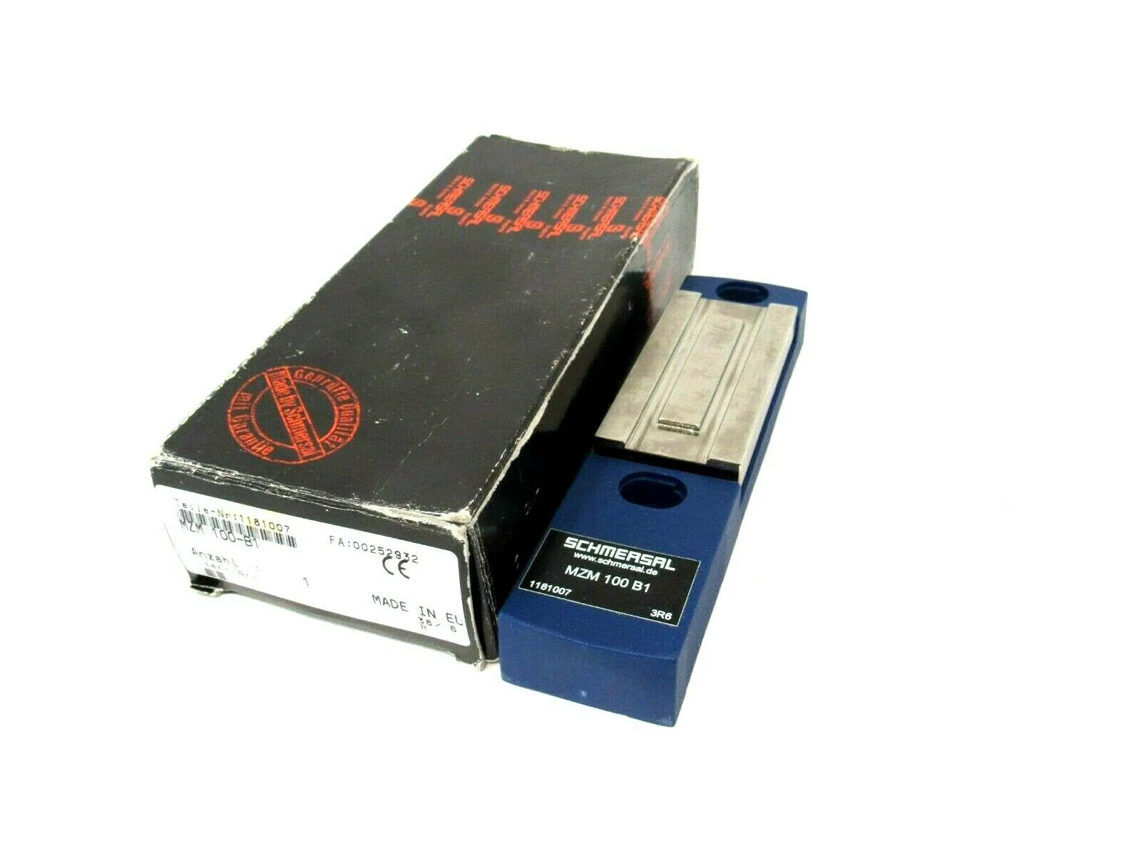 NEW SCHMERSAL MZM-100-B1 ACTUATOR MZM100B1