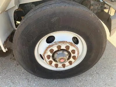 USED 2001 INTERNATIONAL 4900