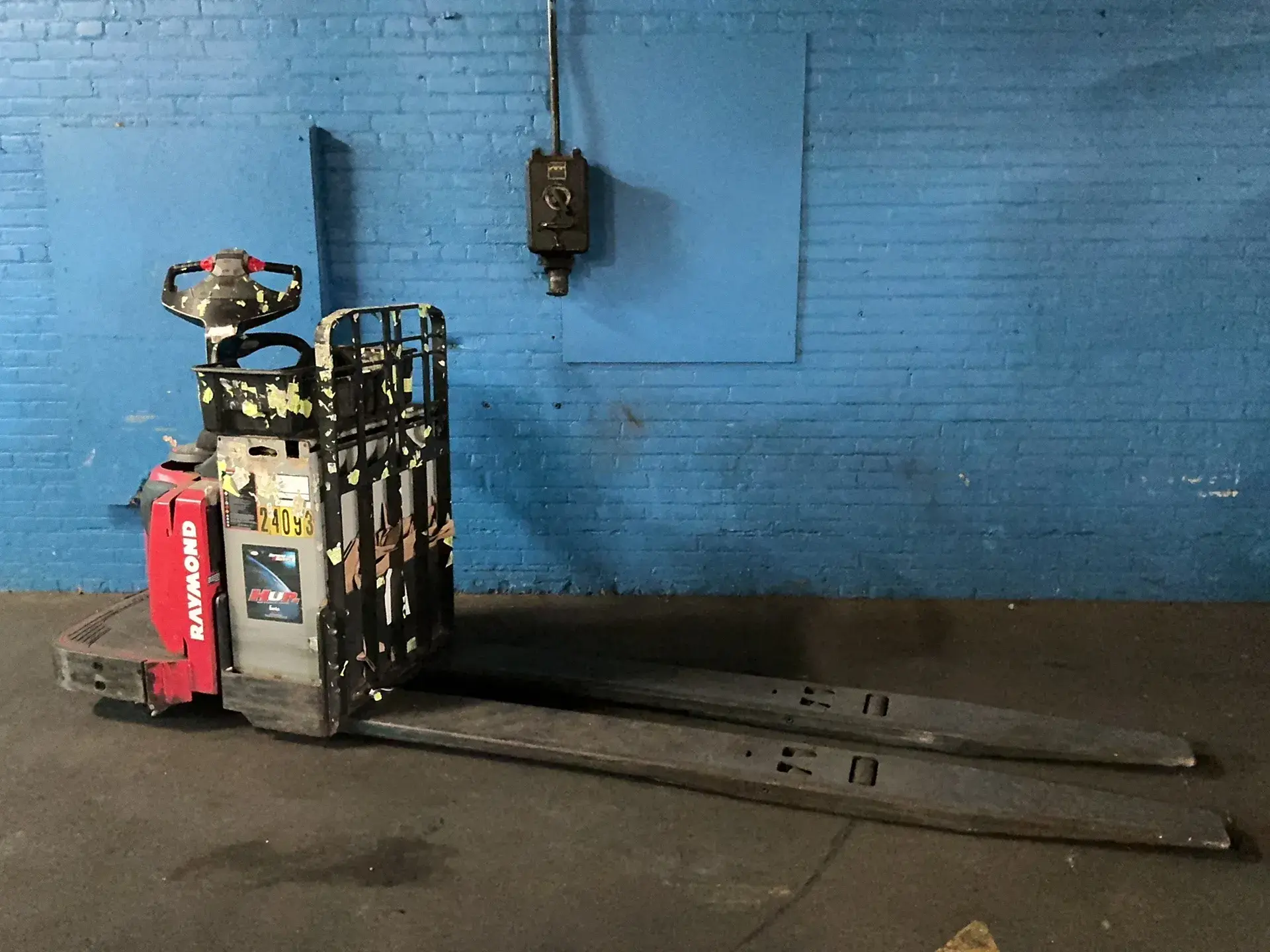 Used RAYMOND 8410 Pallet Jacks Ohio US | HGR 24 #1404988