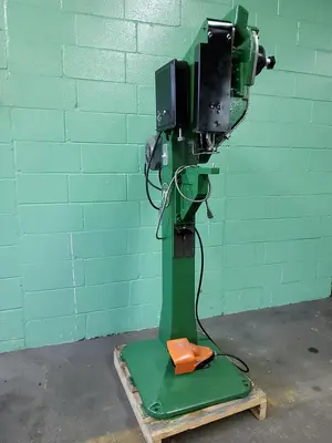Used MILFORD 256 RIVET MACHINE Riveters CA | B & B RIVET MACHINE #746475