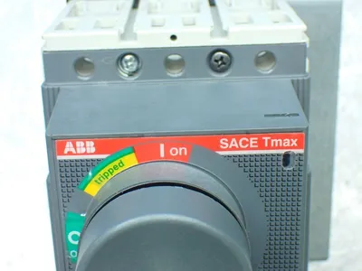USED ABB TMAX T2H 100
