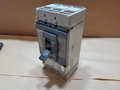 Used MERLIN GERIN NSJ400L Switchgears British Columbia CA | Lenmark #1438376